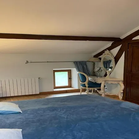 Very Spacious And Luxurious On Quiet Estate 1880 With Pool Holiday home *