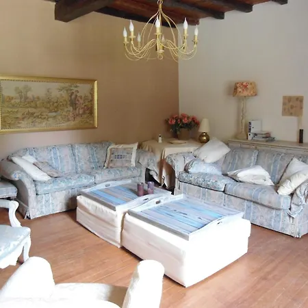 Very Spacious And Luxurious On Quiet Estate 1880 With Pool Holiday home