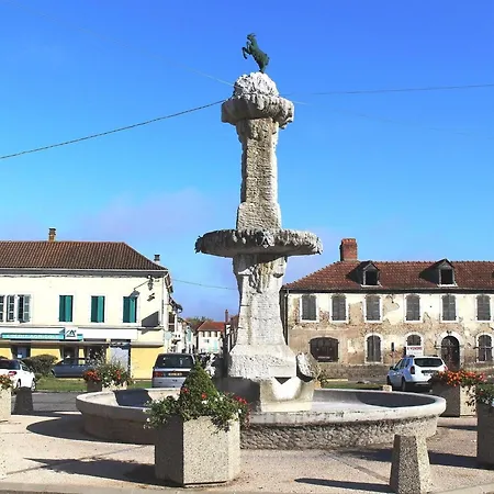 Very Spacious And Luxurious On Quiet Estate 1880 With Pool Buzon