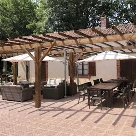 Very Spacious And Luxurious On Quiet Estate 1880 With Pool Holiday home Buzon