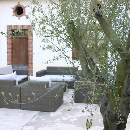 Holiday home Very Spacious And Luxurious On Quiet Estate 1880 With Pool Buzon
