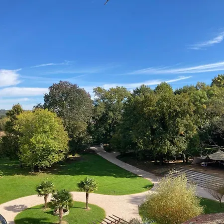 Very Spacious And Luxurious On Quiet Estate 1880 With Pool Buzon