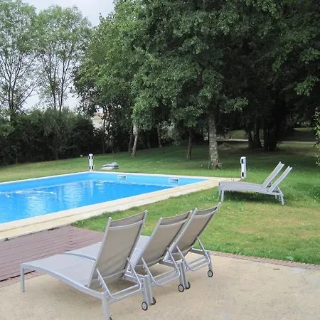 Very Spacious And Luxurious On Quiet Estate 1880 With Pool *